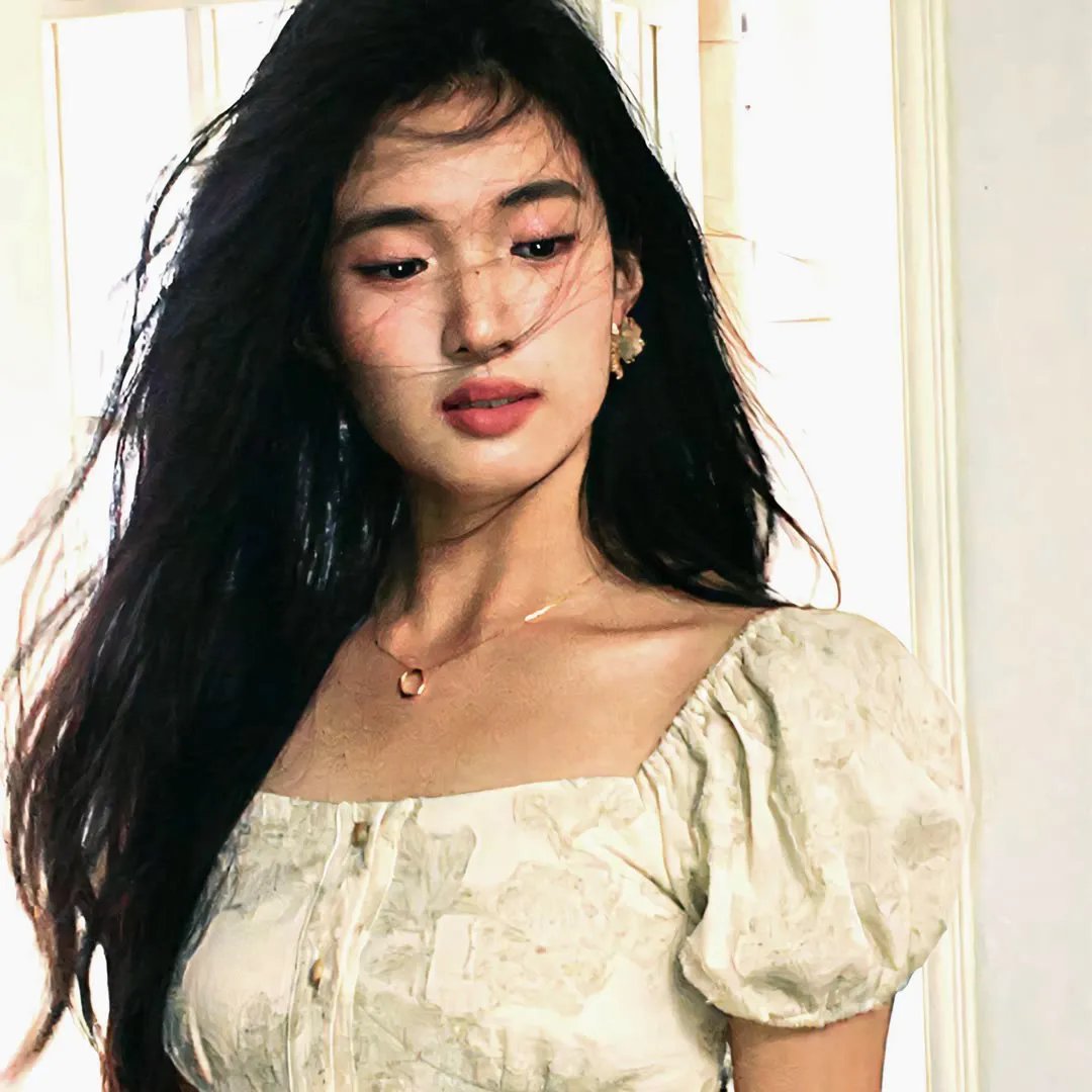 史诗尾巴海报